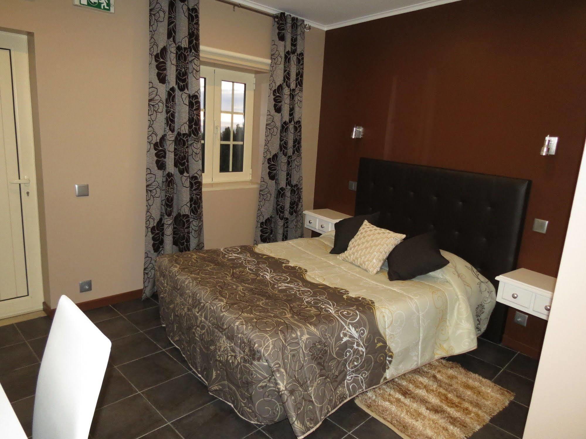 Casa Pinha Hotel Фигейра да Фош Екстериор снимка